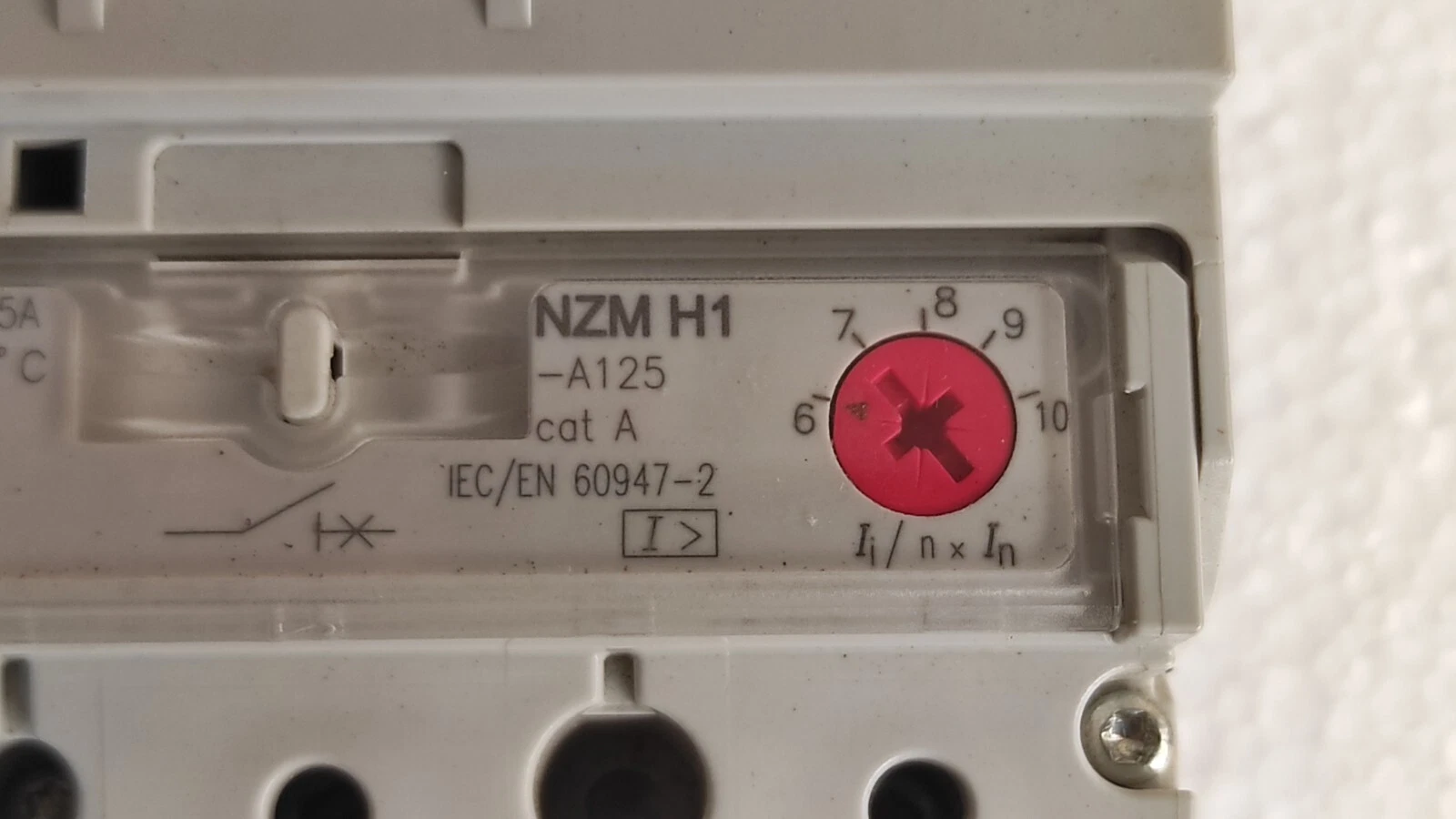 admin/uploads/uploads/Eaton  NZNH1-A63 3 Pole 125 AMP Circuit Breaker_6.webp
